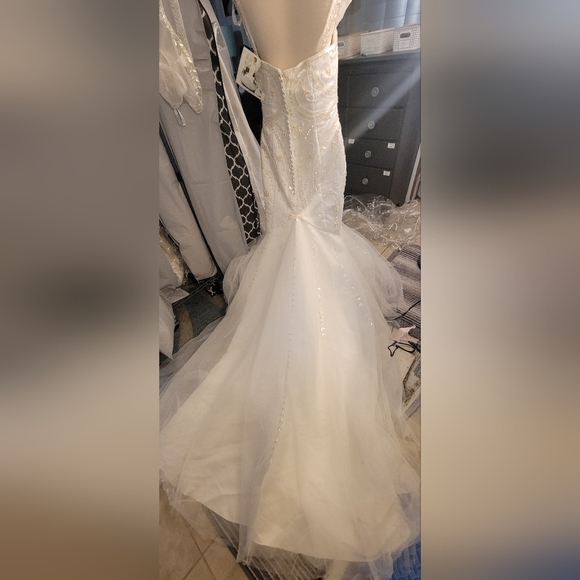 Mary's Bridal Ivory Wedding Gown - Picture 12 of 13